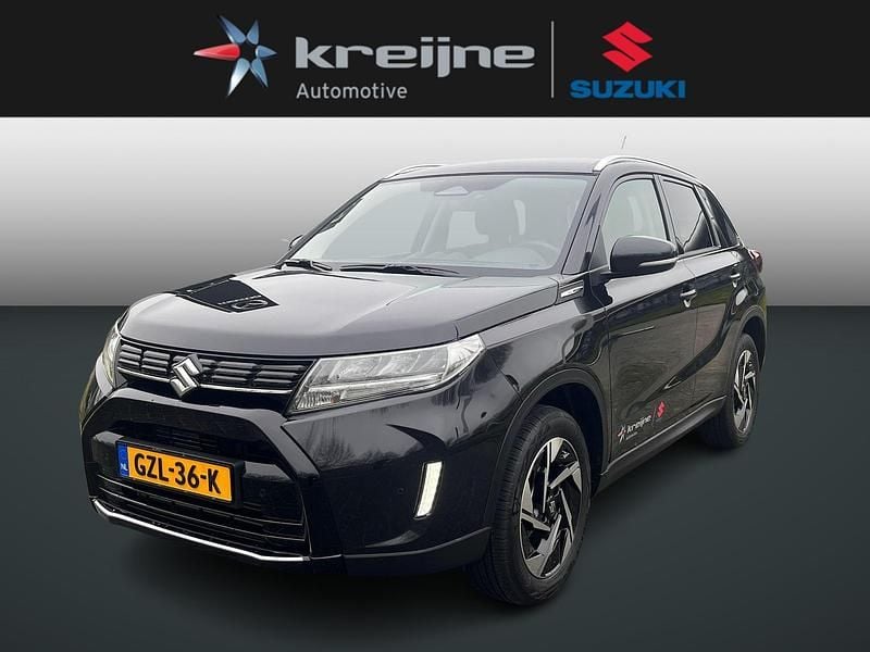 Zwart Occasion 2025 Suzuki Vitara Style SUV | € 27.325 (Eerlijke prijs) - Afbeelding 1/4