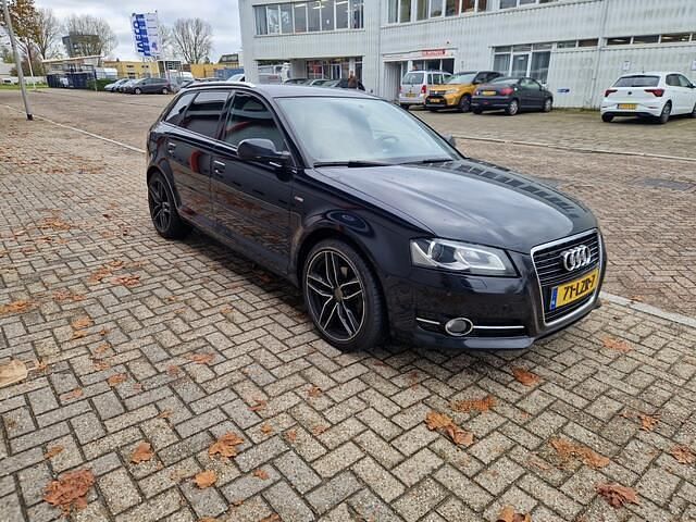 Zwart Occasion 2010 Audi A3 Sportback S-Line Hatchback | € 5.999 (Eerlijke prijs) - Afbeelding 1/4