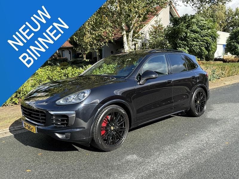 Zwart Gebruikt 2015 Porsche Cayenne Turbo SUV | € 34.995 - Afbeelding 1/4