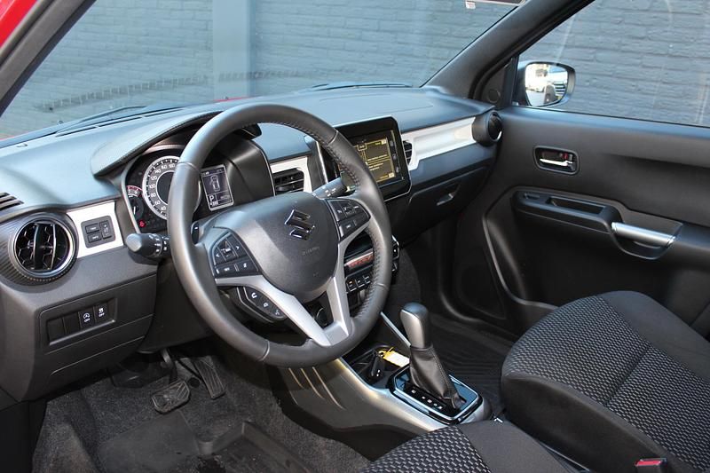 Occasion Suzuki Ignis Style 83 PK (61 kW) 2024 Rood Hatchback