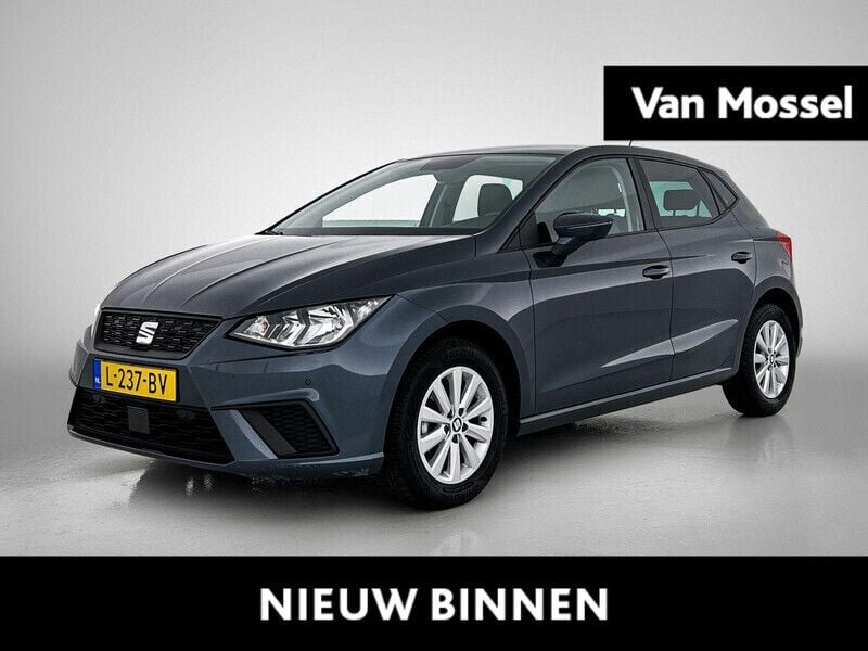 Grijs Gebruikt 2021 Seat Ibiza Business Hatchback | € 16.400 (Goede deal) - Afbeelding 1/4