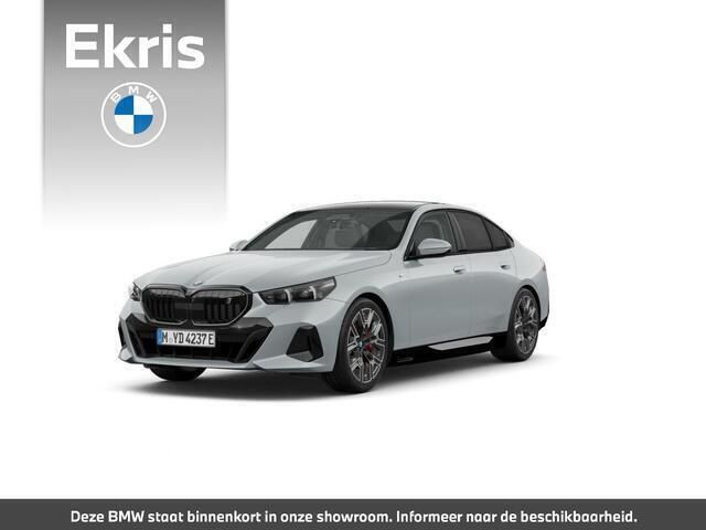 Grijs Nieuw 2025 BMW i5 M Sport Sedan | € 91.262 (Eerlijke prijs) - Afbeelding 1/4