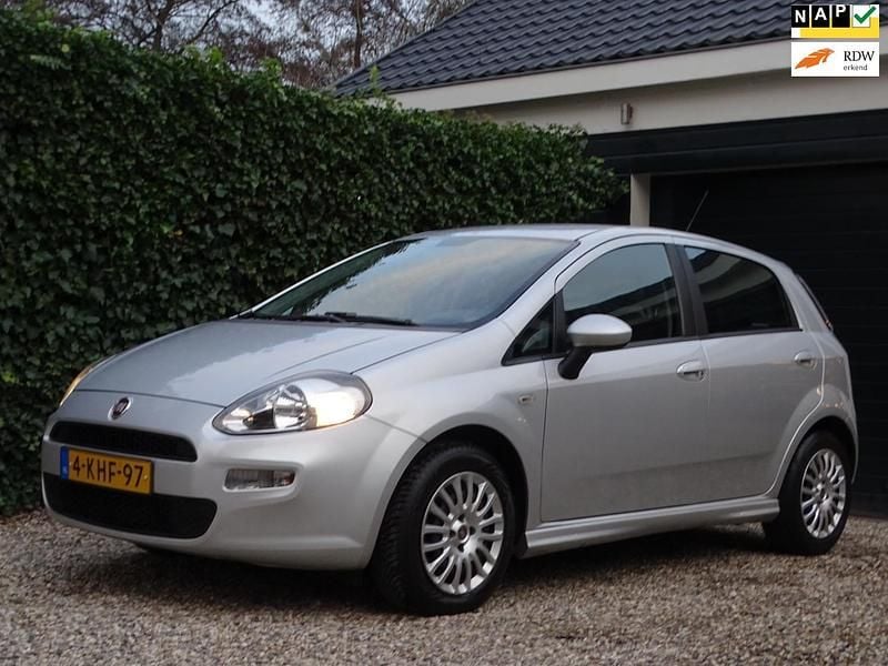 Grijs Gebruikt 2013 Fiat Punto Hatchback | € 3.500 (Goede deal) - Afbeelding 1/4