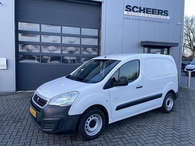 Wit Occasion 2016 Peugeot Partner MPV | € 3.950 (Goede deal) - Afbeelding 1/4