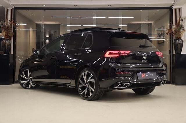Occasion VW Golf VIII R-line 150 PK (110 kW) 2020 Zwart Hatchback