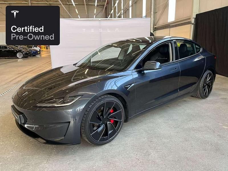 Grijs Gebruikt 2024 Tesla Model 3 Performance Sedan | € 55.300 - Afbeelding 1/4