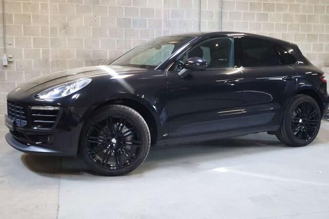 Zwart Gebruikt 2016 Porsche Macan Turbo SUV | € 30.450 - Afbeelding 1/4