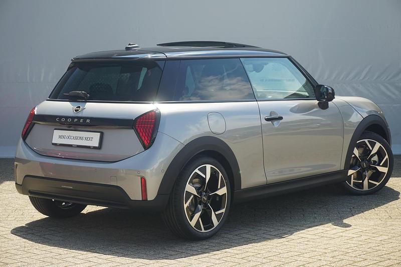 Occasion Mini Cooper Classic 156 PK (114 kW) 2024 Grijs Hatchback