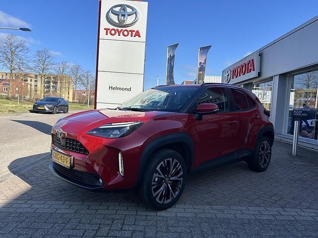 Occasion Toyota Yaris Cross Executive 131 PK (96 kW) 2024 Rood SUV