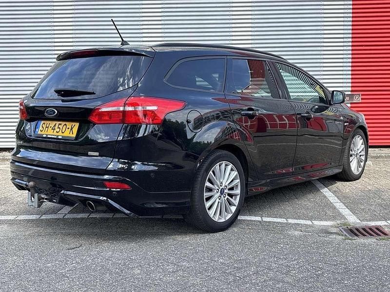 Zwart Gebruikt 2018 Ford Focus ST-Line Stationwagen | € 4.950 - Afbeelding 1/3