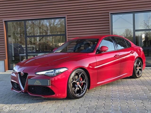 Occasion Alfa Romeo Giulia Super 200 PK (147 kW) 2018 Rood Sedan