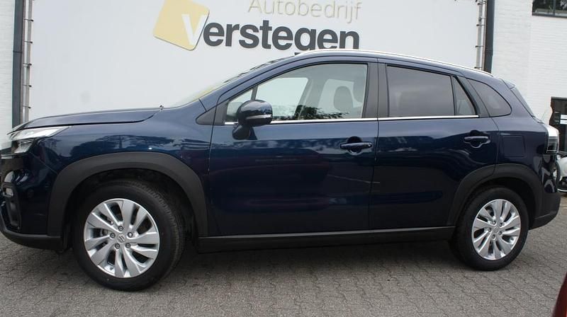 Blauw Gebruikt 2024 Suzuki SX4 S-Cross Style SUV | € 28.750 (Eerlijke prijs) - Afbeelding 1/4
