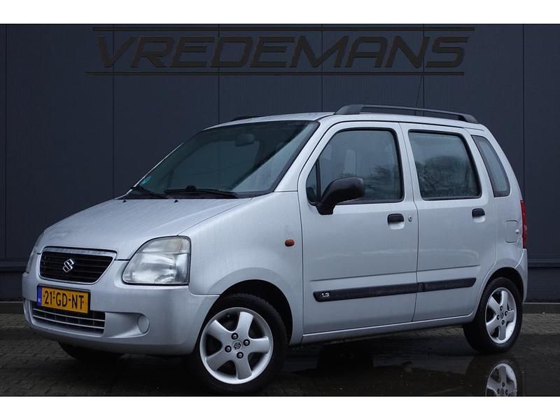Grijs (metallic) Occasion 2000 Suzuki Wagon R+ GL Stationwagen | € 1.950 (Eerlijke prijs) - Afbeelding 1/4