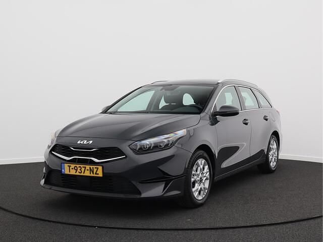 Grijs Gebruikt 2023 Kia Ceed Sportswagon Stationwagen | € 20.450 (Goede deal) - Afbeelding 1/4