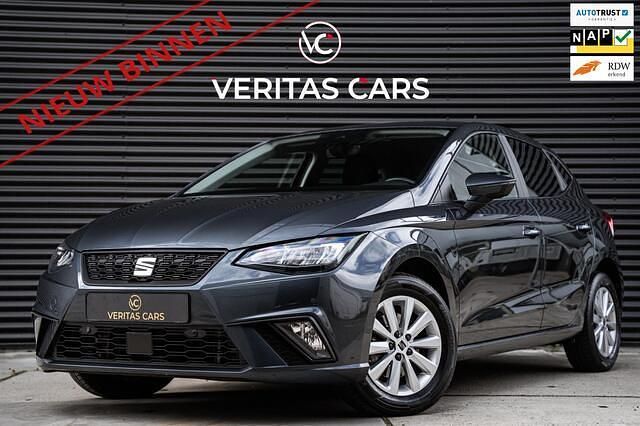 Grijs Gebruikt 2024 Seat Ibiza FR Hatchback | € 19.950 (Goede deal) - Afbeelding 1/4