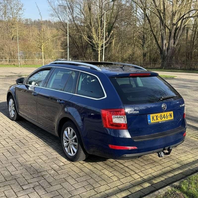 Occasion Skoda Octavia 116 PK (85 kW) 2017 Blauw Stationwagen