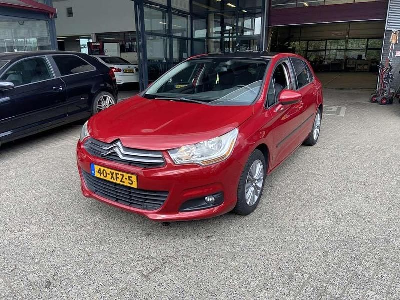 Rood Gebruikt 2012 Citroën C4 Hatchback | € 3.990 (Duur) - Afbeelding 1/4