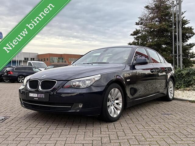Blauw Gebruikt 2010 BMW 520 Sedan | € 4.950 (Super prijs) - Afbeelding 1/4