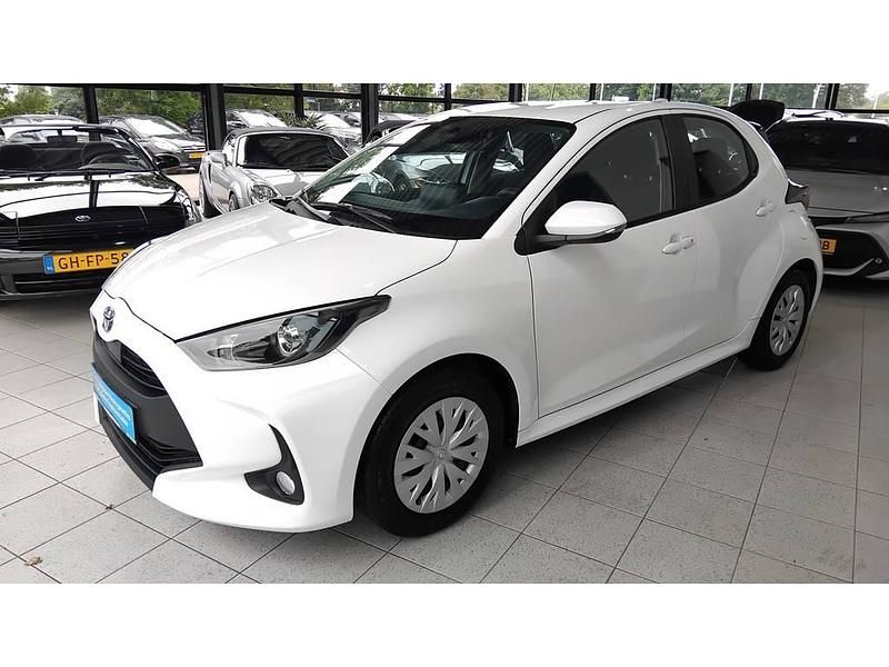 Occasion Toyota Yaris Hybrid Active 116 PK (85 kW) 2023 Wit Hatchback