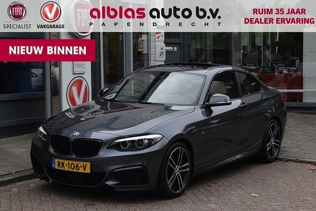 Grijs, metallic lak Gebruikt 2018 BMW 218 Executive Coupé | € 21.950 (Eerlijke prijs) - Afbeelding 1/4