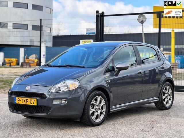 Grijs Gebruikt 2014 Fiat Punto Evo Young Hatchback | € 3.345 (Eerlijke prijs) - Afbeelding 1/4