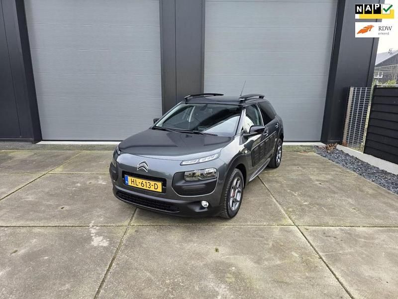 Grijs (metallic) Occasion 2015 Citroën C4 PureTech SUV | € 7.750 (Goede deal) - Afbeelding 1/4