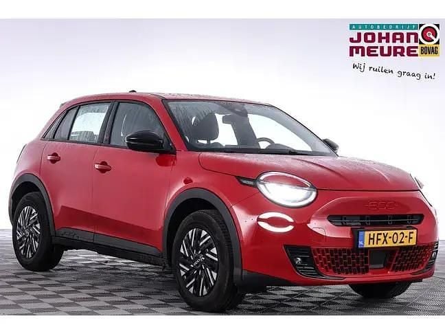 Rood Gebruikt 2023 Fiat 600 Red SUV | € 20.990 (Super prijs) - Afbeelding 1/4