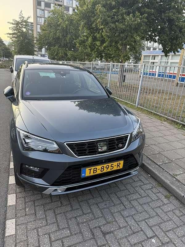 Grijs Gebruikt 2018 Seat Ateca FR SUV | € 17.500 (Duur) - Afbeelding 1/4