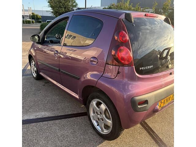 Occasion Peugeot 107 Active 68 PK (50 kW) 2013 Paars (metallic) Hatchback