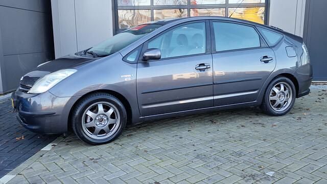 Grijs Gebruikt 2006 Toyota Prius Hatchback | € 3.100 - Afbeelding 1/4