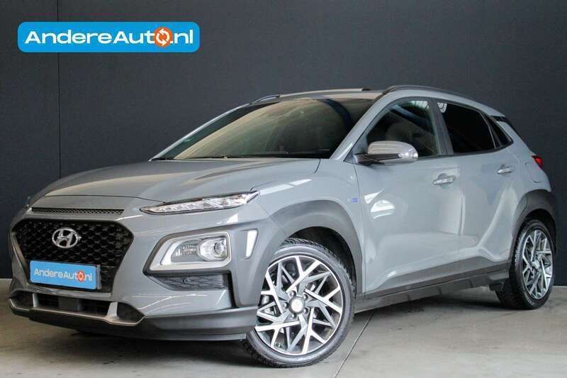 Grijs, metallic lak Gebruikt 2020 Hyundai Kona Premium SUV | € 23.595 (Eerlijke prijs) - Afbeelding 1/4