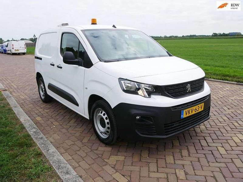 Wit Gebruikt 2021 Peugeot Partner Premium MPV | € 6.499 (Super prijs) - Afbeelding 1/3