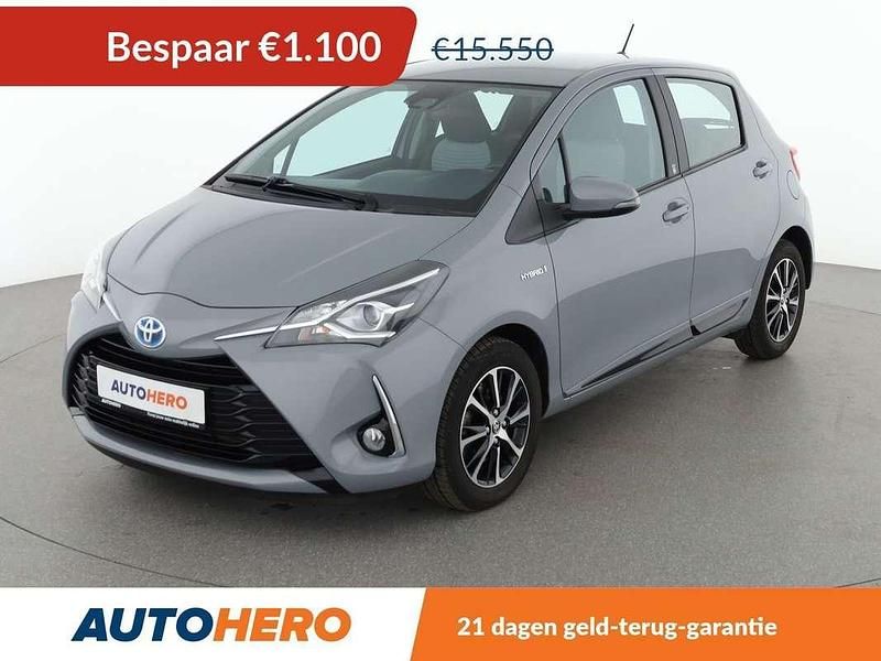 Grijs Gebruikt 2018 Toyota Yaris Hybrid Team Hatchback | € 14.649 (Super prijs) - Afbeelding 1/3