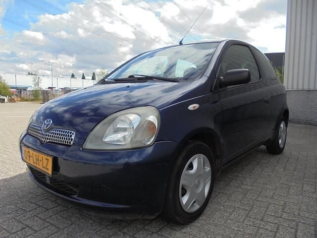 Blauw Gebruikt 2003 Toyota Yaris Sol Hatchback | € 1.750 (Goede deal) - Afbeelding 1/4