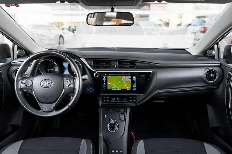 Occasion Toyota Auris Hybrid Trend 136 PK (100 kW) 2016 Blauw Hatchback