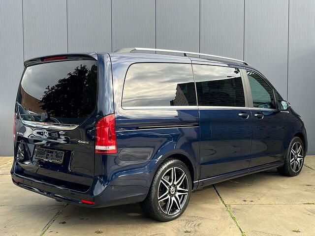 Occasion Mercedes V300 Avantgarde Edition 237 PK (174 kW) 2022 Blauw MPV