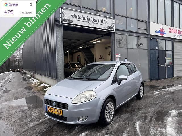 Grijs (metallic) Occasion 2006 Fiat Grande Punto Dynamic Hatchback | € 1.999 (Eerlijke prijs) - Afbeelding 1/4