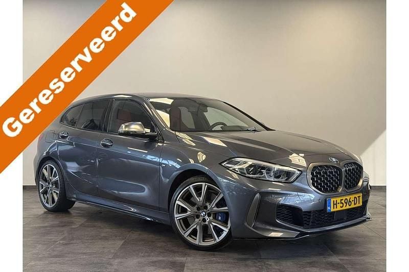 Grijs Gebruikt 2020 BMW M135 Executive Hatchback | € 34.850 (Super prijs) - Afbeelding 1/3