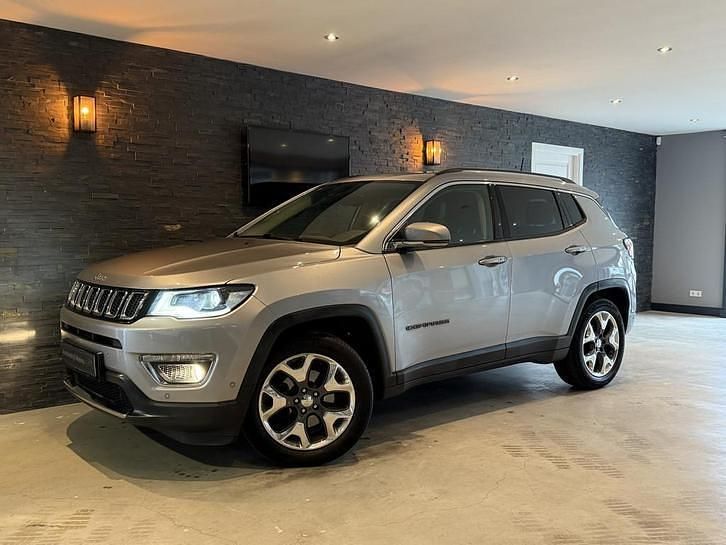 Grijs Occasion 2019 Jeep Compass Limited SUV | € 16.950 (Eerlijke prijs) - Afbeelding 1/4