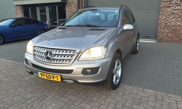 Grijs Gebruikt 2008 Mercedes ML280 SUV | € 4.900 (Eerlijke prijs) - Afbeelding 1/4