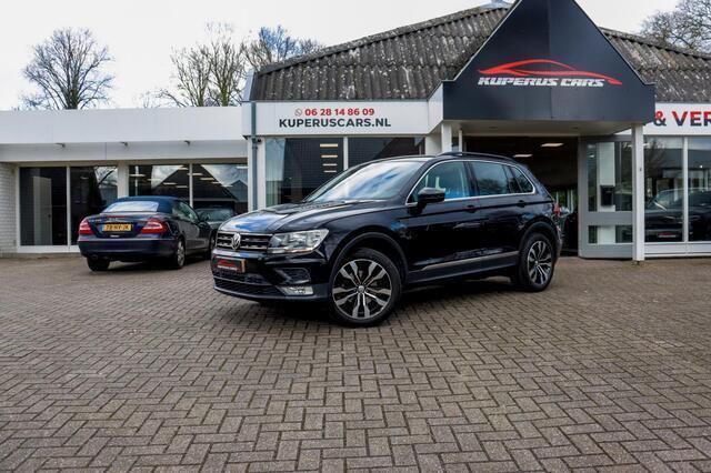 Zwart Gebruikt 2016 VW Tiguan SUV | € 18.950 (Eerlijke prijs) - Afbeelding 1/4