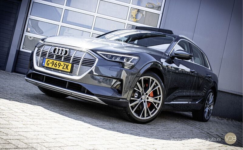 Grijs Gebruikt 2019 Audi e-tron SUV | € 24.835 (Eerlijke prijs) - Afbeelding 1/4
