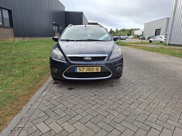 Grijs Gebruikt 2009 Ford Focus Titanium Stationwagen | € 1.250 (Goede deal) - Afbeelding 1/4