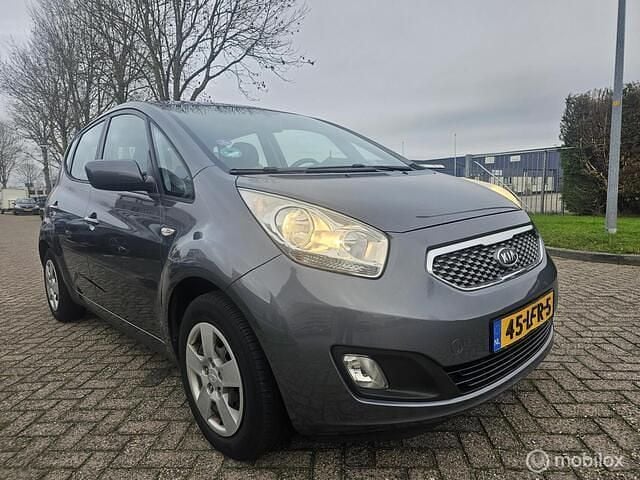 Grijs Gebruikt 2010 Kia Venga Hatchback | € 2.399 (Eerlijke prijs) - Afbeelding 1/4