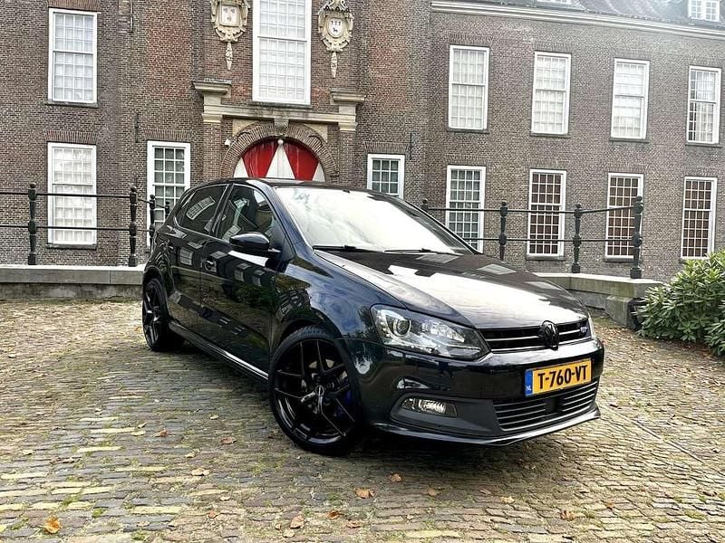 Zwart Gebruikt 2017 VW Polo BlueGT Hatchback | € 12.950 (Eerlijke prijs) - Afbeelding 1/4