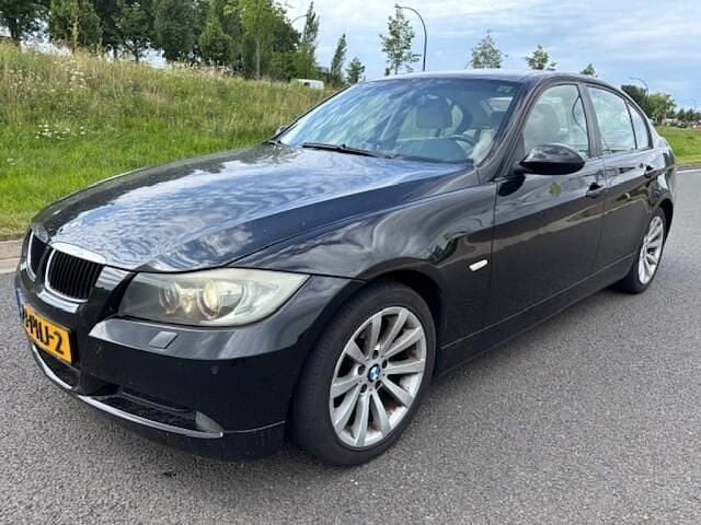 Zwart Gebruikt 2008 BMW 318 Sedan | € 2.450 (Goede deal) - Afbeelding 1/4