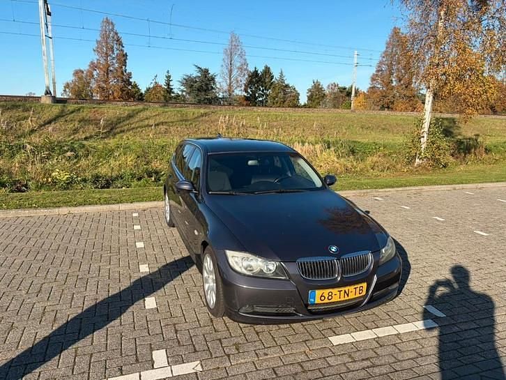 Occasion BMW 325 218 PK (160 kW) 2006 Grijs Stationwagen