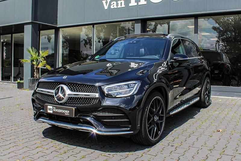 Zwart, metallic lak Gebruikt 2022 Mercedes GLC200 AMG SUV | € 49.950 (Goede deal) - Afbeelding 1/4