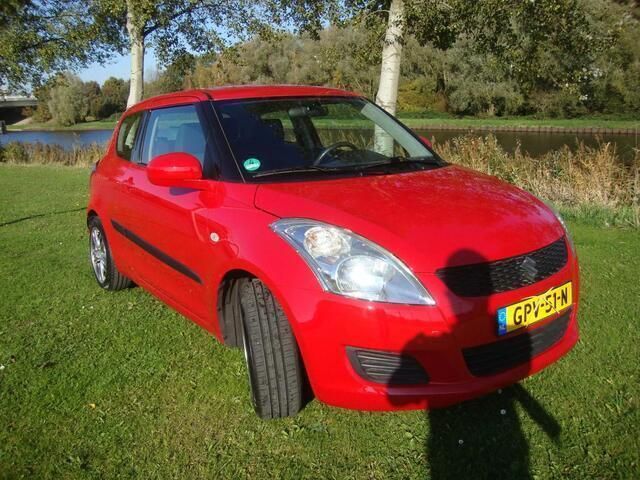 Occasion Suzuki Swift 94 PK (69 kW) 2013 Rood Hatchback