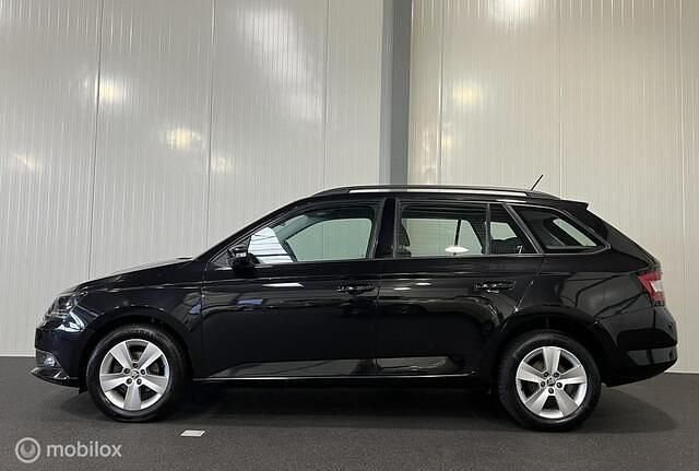 Zwart Gebruikt 2017 Skoda Fabia Business Line Stationwagen | € 9.445 (Eerlijke prijs) - Afbeelding 1/2